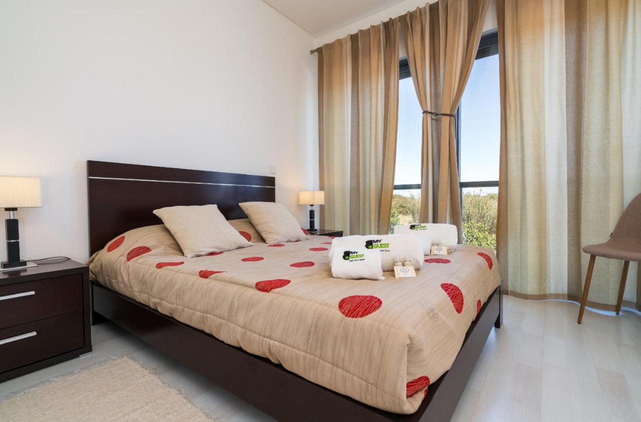 Bmyguest - Cavalo Preto